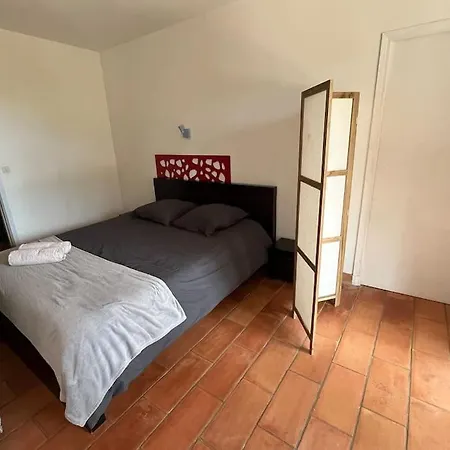 Apartment Rez De Bordure