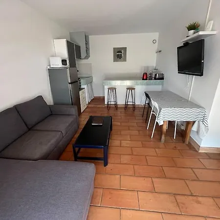 Apartment Rez De Bordure