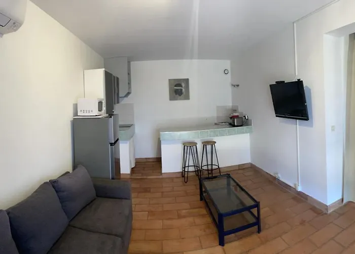 Appartement Rez De Bordure Ajaccio (Corsica)